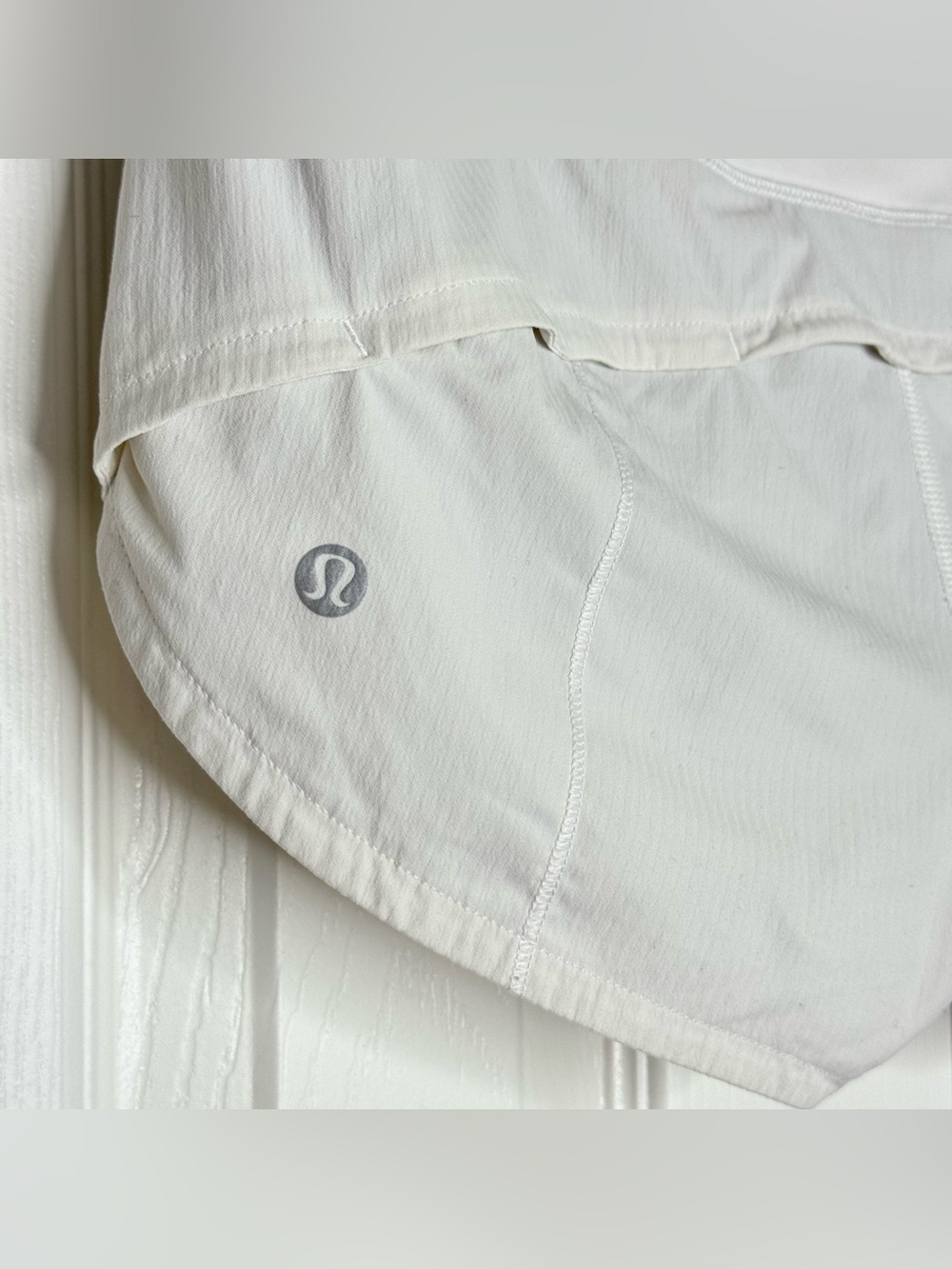 Lululemon Speed Up Short 2.5" White Size 2 - Picture 4 of 10